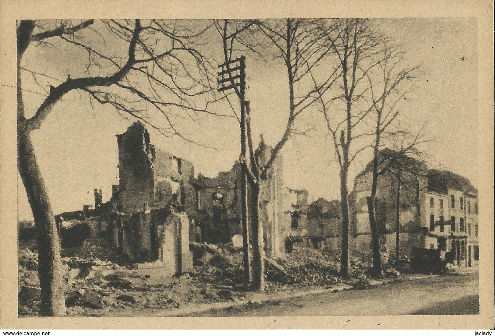 Rochefort --   ( Ruines  De Guerre) (2 Scans) - Rochefort