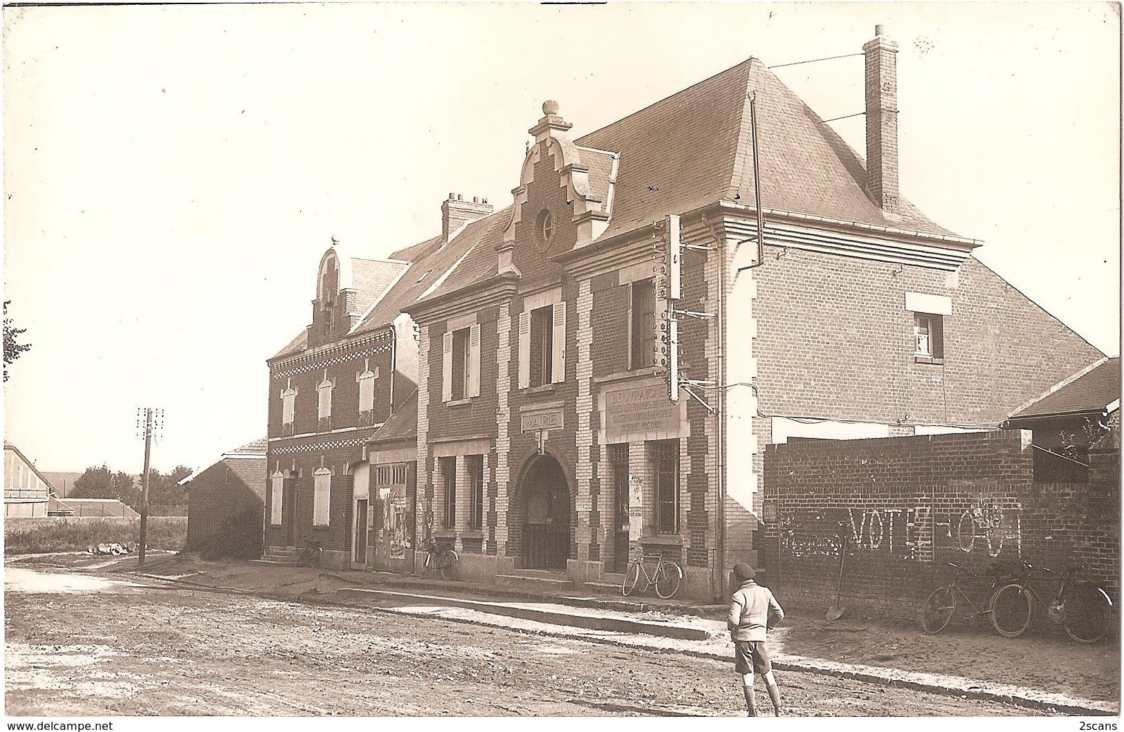 Dépt 80 - BEUVRAIGNES - ÉPREUVE De CARTE POSTALE (photo R. LELONG) + PLAQUE De VERRE D'origine - La MAIRIE - Édit.Pruche - Beuvraignes