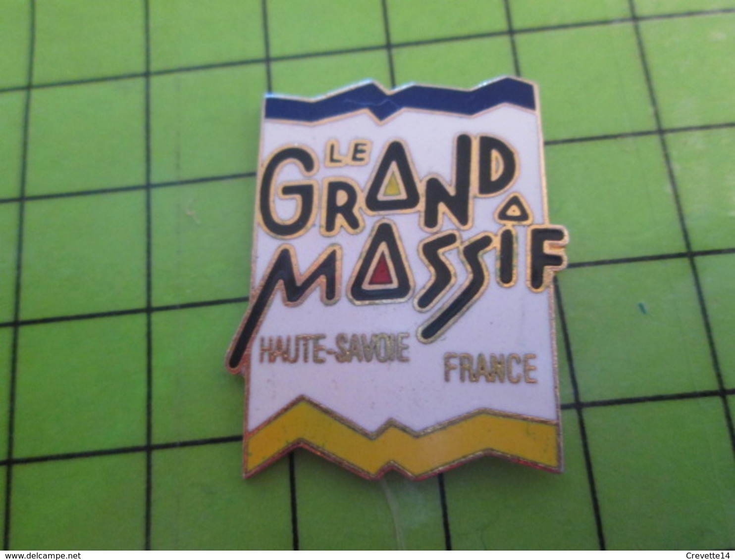 918a Pin's Pins / Beau Et Rare : Thème VILLES / LE GRAND MASSIF HAUTE SAVOIE FRANCE - Villes