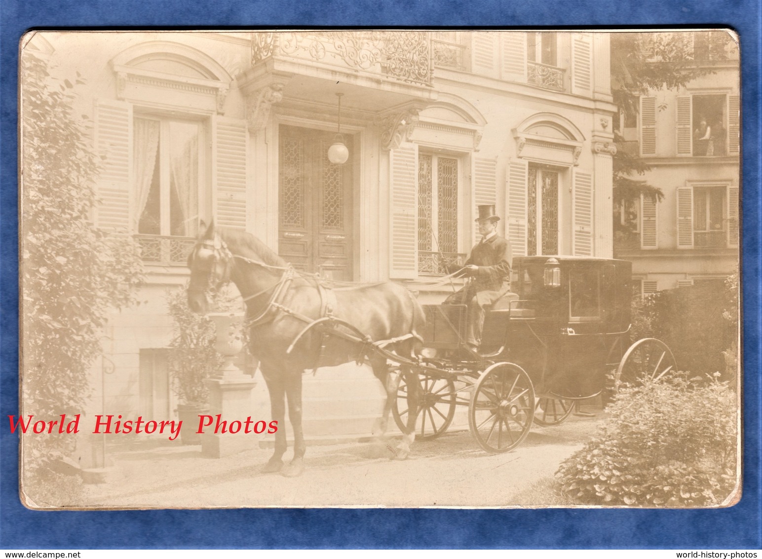 Photo Ancienne Vers 1900 - à Situer - Superbe Calèche Devant Hôtel Particulier - Cheval Cochet Lampe Lamp Attelage - Anciennes (Av. 1900)