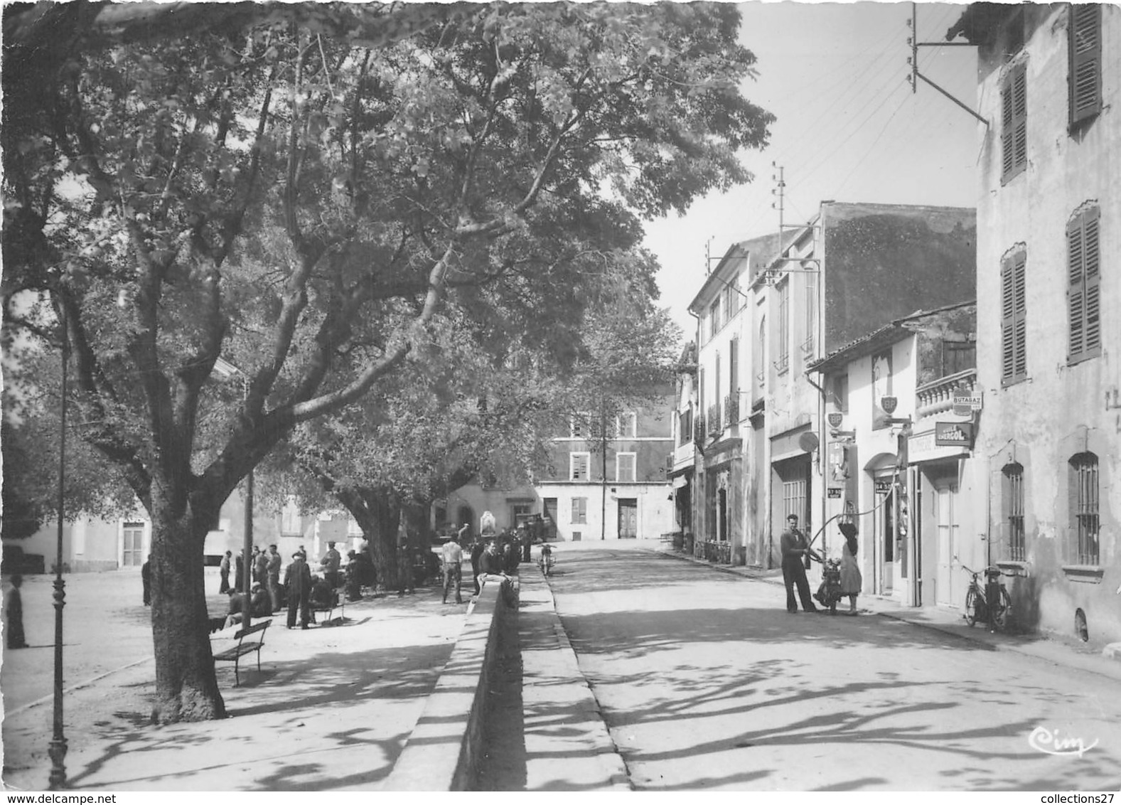 83-MONTAUROUX- PLACE DU CLOS - Montauroux