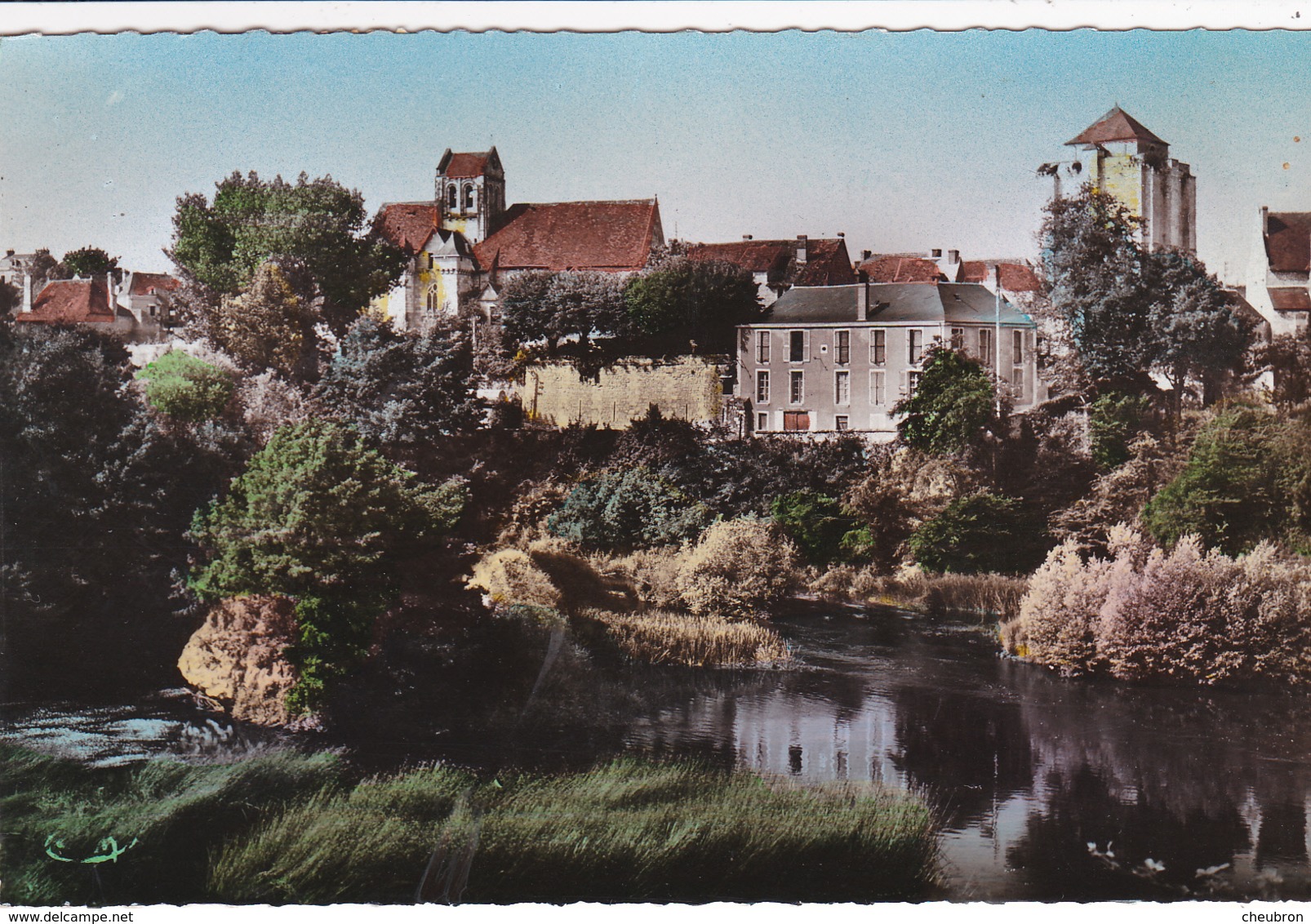 86. LA ROCHE POSAY. . 2 VUES SIMILAIRES. 2 EPOQUES. " VUE GÉNÉRALE "" COTE NORD. - La Roche Posay