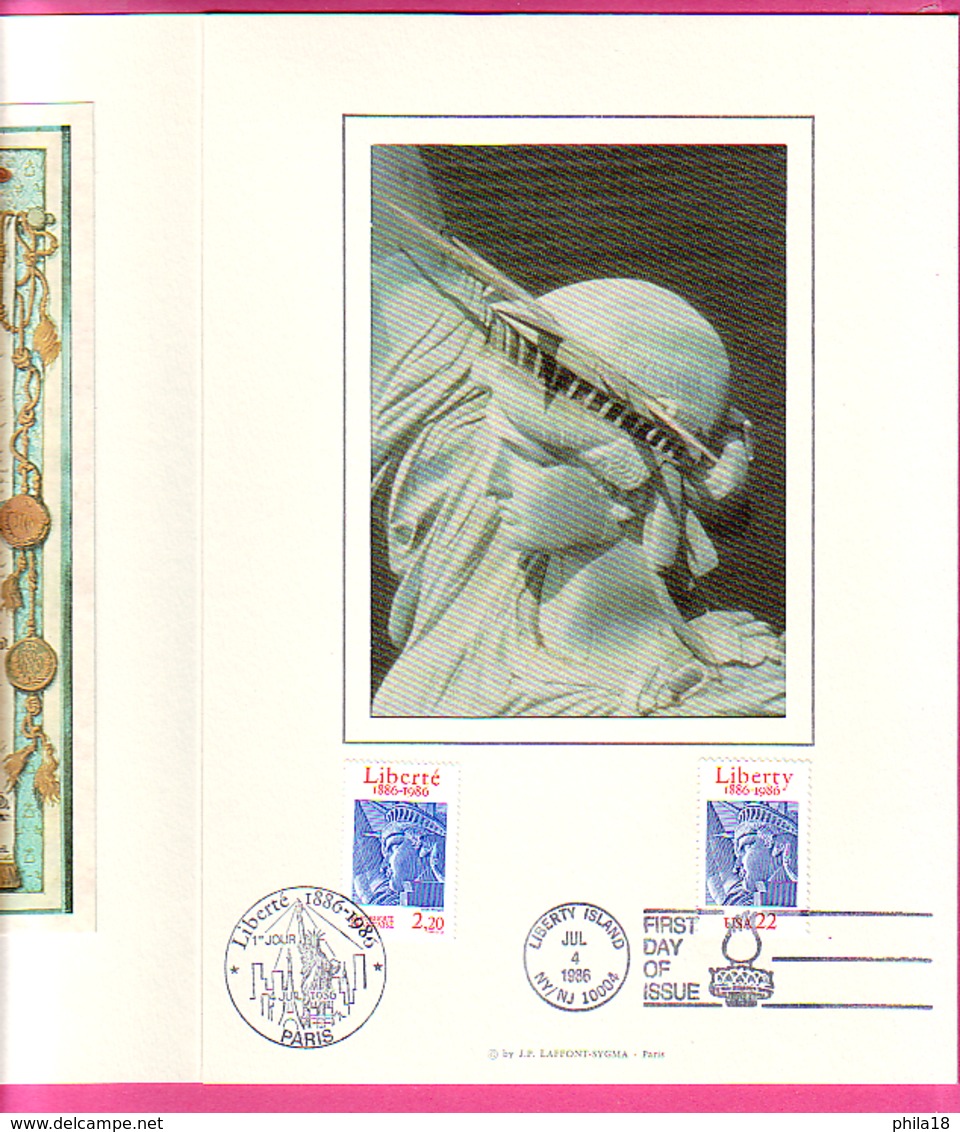 ENCART LUXE SOIE CENTENAIRE DECLARATION INDEPENDANCE USA 1896-1986 AVEC 2 T 1° JOUR FRANCE-USA-STATUE DE LA LIBERTE - Documents Of Postal Services