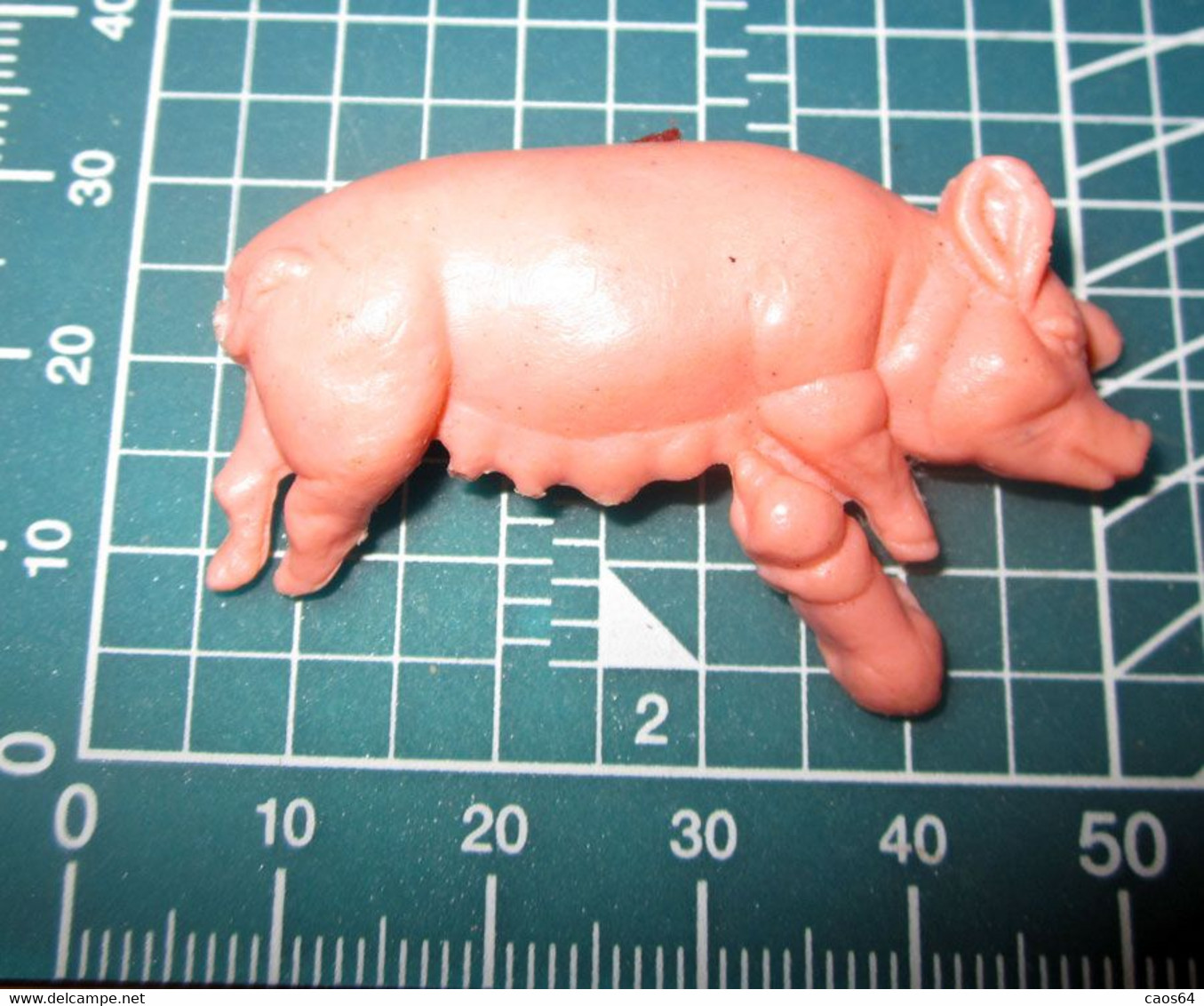 MAIALE PIG MENTRE ALLATTA Figure - Schweine