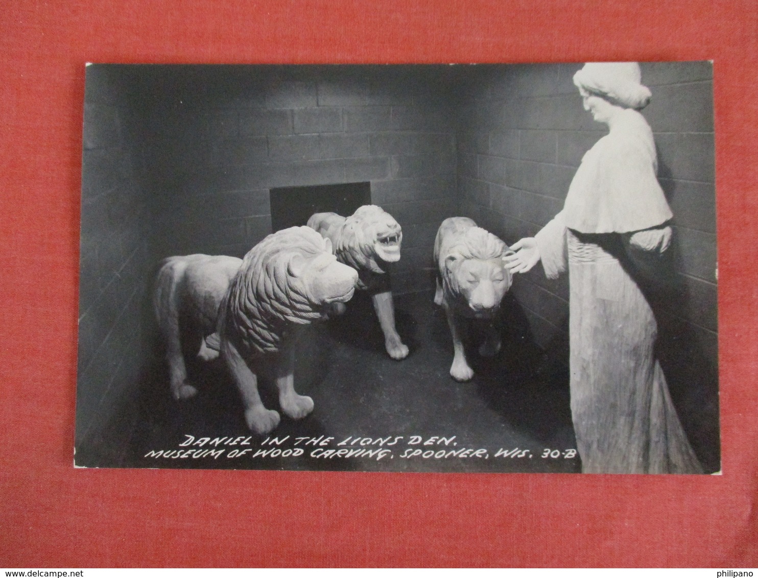 RPPC  Wood Carving Museum -----Spooner   Wisconsin-- Daniel In The Lions Den   Ref 3044 - Other & Unclassified