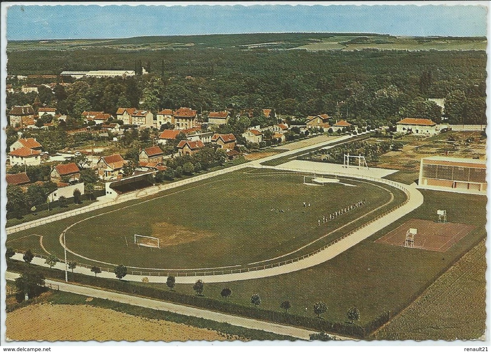 Nogent-sur-Seine-Vue Du Stade ? (Très Légère Pliure Haut à Gauche,voir Scan) (CPSM) - Nogent-sur-Seine