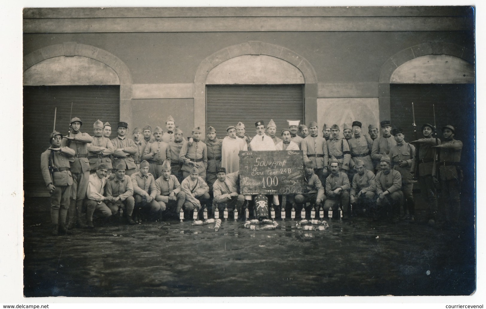 CPA Photo - Groupe De Militaires - 13eme Batterie - Père Cent - Coblence 1926 - Personnages