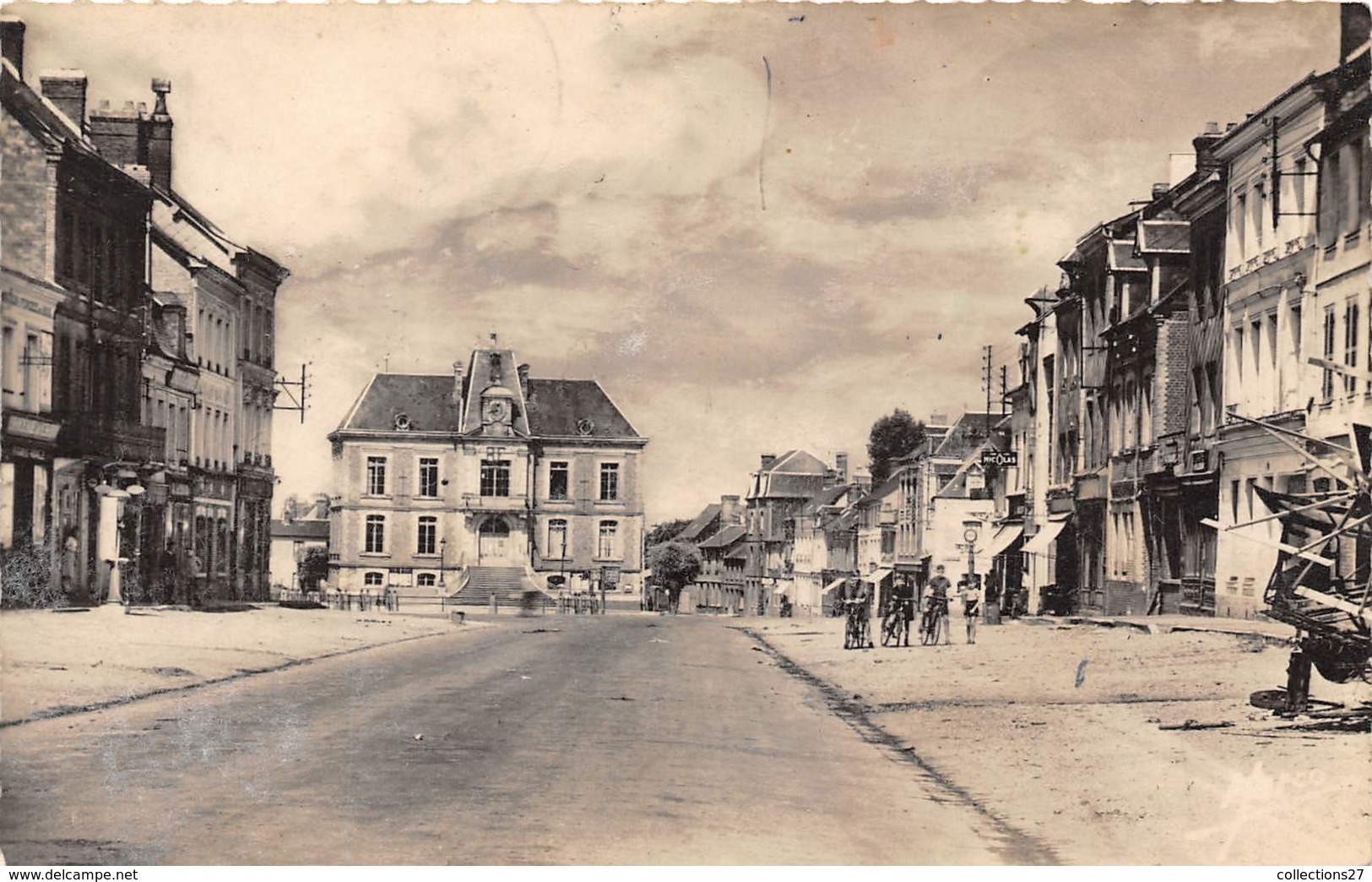 27-ROUTOT- LE CENTRE DU BOURG - Routot