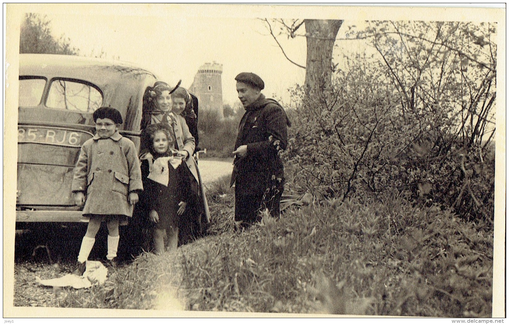 Photo 1950 Chateau De Robert Le Diable, Les Enfants Ont Peur... - Anonymous Persons