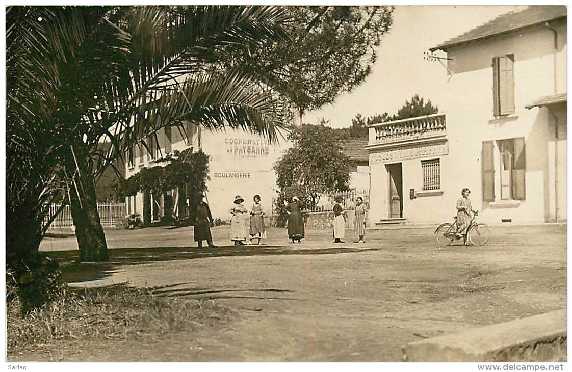 83 , LA CROIX , Place De La Poste , Carte Photo , * 355 44 - Altri & Non Classificati