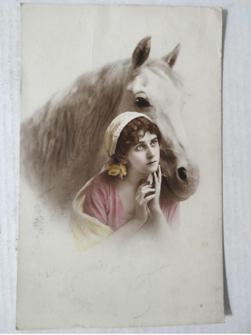 Chevaux. Femme Et Cheval - Chevaux