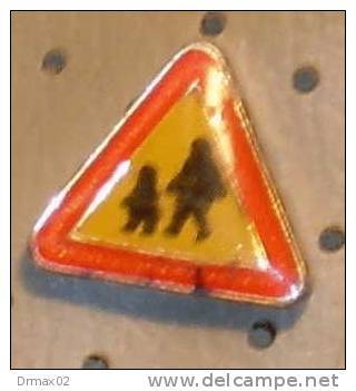 TRAFFIC SIGN Yugoslavia - Road Signs, Verkeersborden Verkehrszeichen, Panneaux De Signalisation - Autres & Non Classés