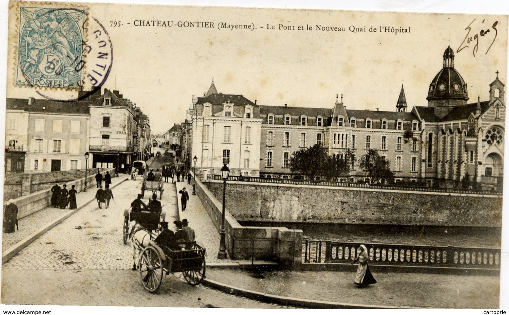 53 CHÂTEAU-GONTIER - Le Pont Et Le Nouveau Quai De L'Hôpital - Très Animée - Chateau Gontier