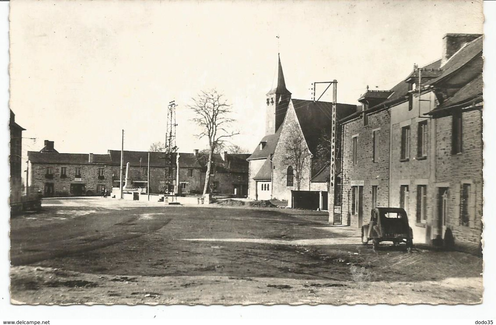 SAINT MEDARD SUR ILLE. CPSM. Place De L' Eglise. - Other & Unclassified