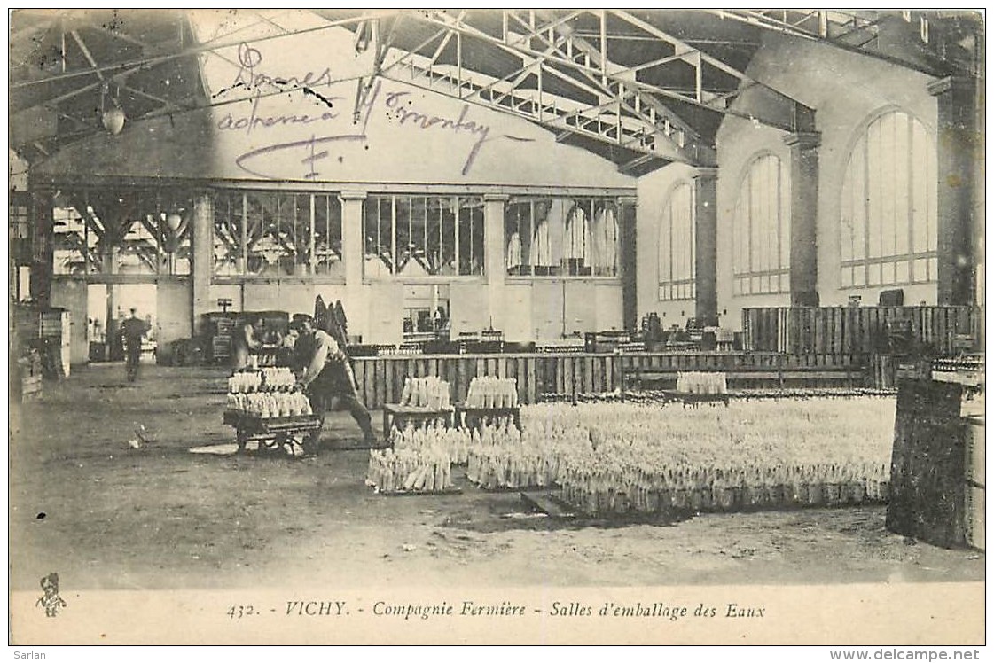 03 , VICHY , Cie Fermiere , Salle D'emballage Des Eaux , CF * 365 32 - Vichy