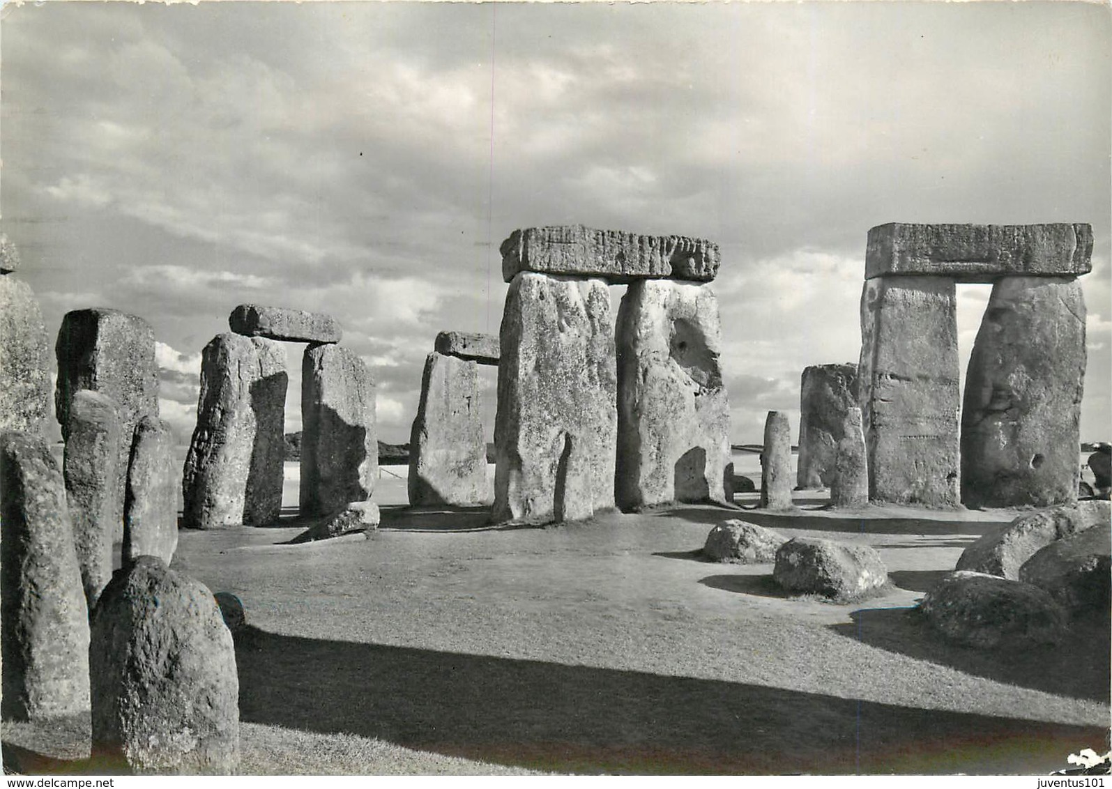 CPSM Stonehenge                                                  L2663 - Stonehenge