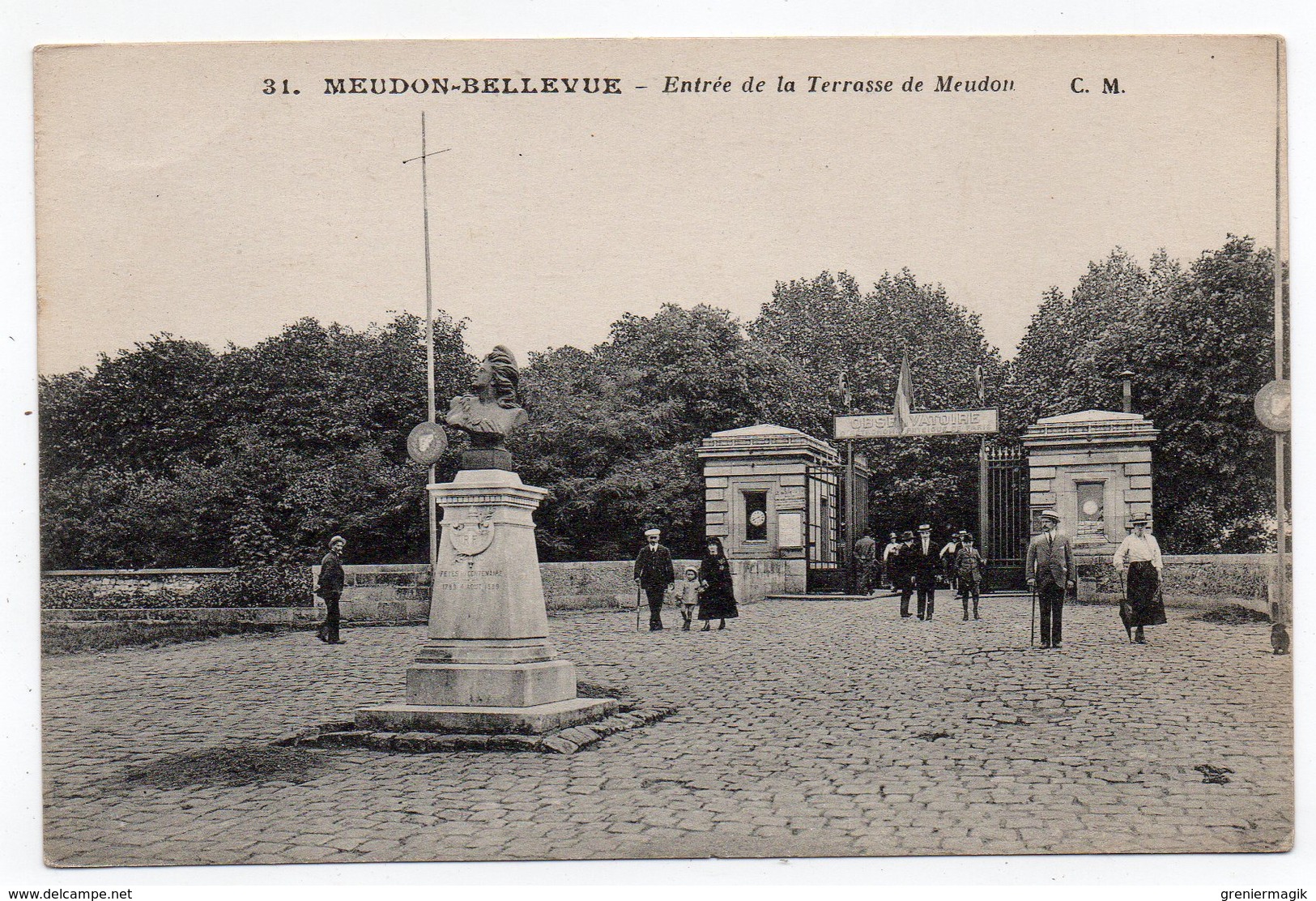 Cpa 92 - Meudon-Bellevue - Entrée De La Terrasse De Meudon - (Observatoire D'astronomie Physique) - Meudon