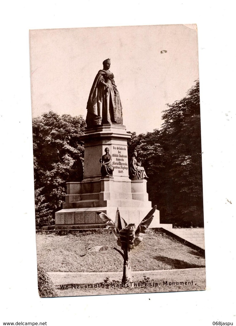 Carte Neustadt Statue Marie Theresia Cachet Sur Empereur - Autres & Non Classés