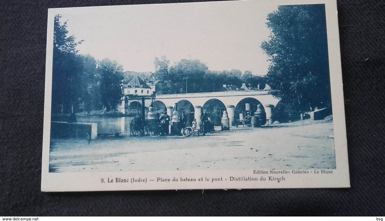 CPA 36 Le Blanc - Place Du Bateau Et Le Pont Distillation Du Kirsch - Le Blanc