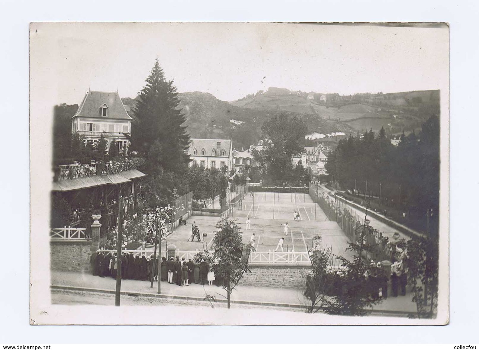 TENNIS à LA BOURBOULE (Puy-de_Dôme 63150) PHOTO Véritable Garantie D'époque 1920. Grande Qualité Et Très Bien Conservée - Autres & Non Classés