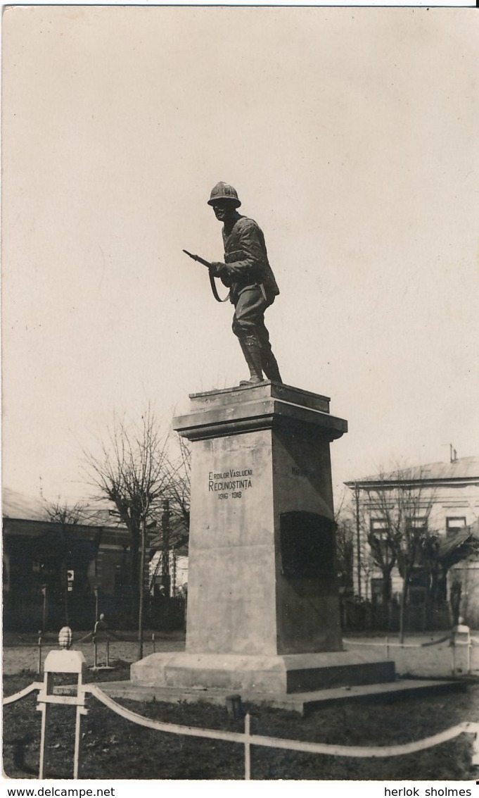 CPA PHOTO. ROUMANIE. VASLUI. Monumentul Eroilor (Monument Des Héros) - Romania