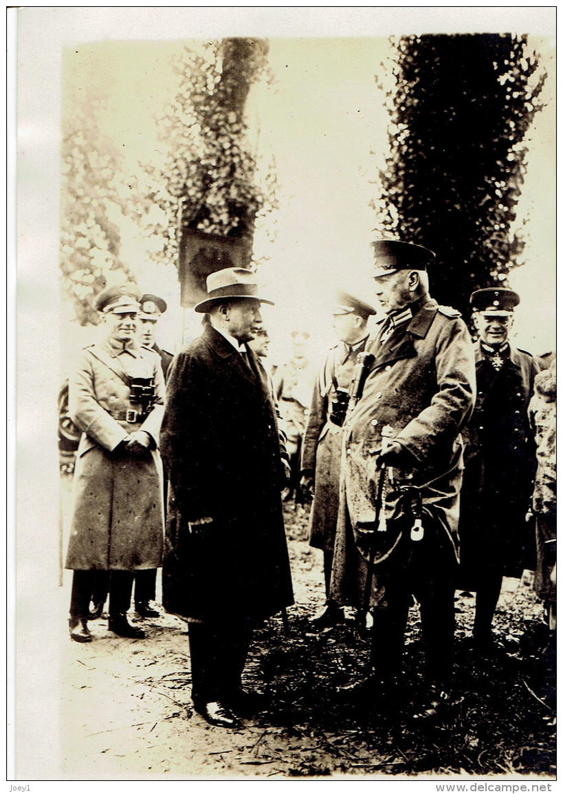 Aux Grandes Manoeuvre Allemande Le Maréchal Hindembourg Et Le Général Groener En 1930,photo Meurisse - Guerre, Militaire