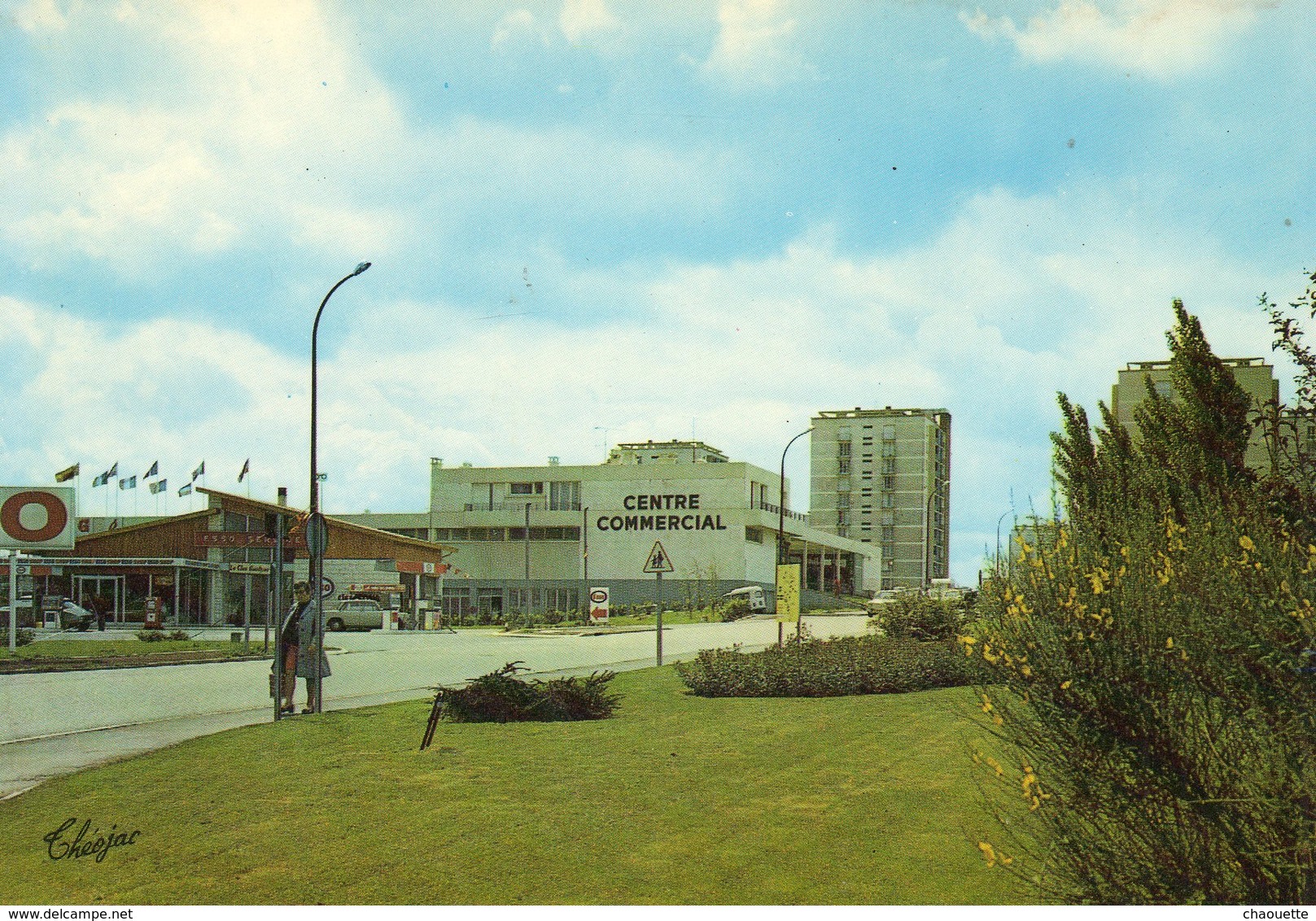 Centre Commercial...edit Theojac..90 - Poitiers