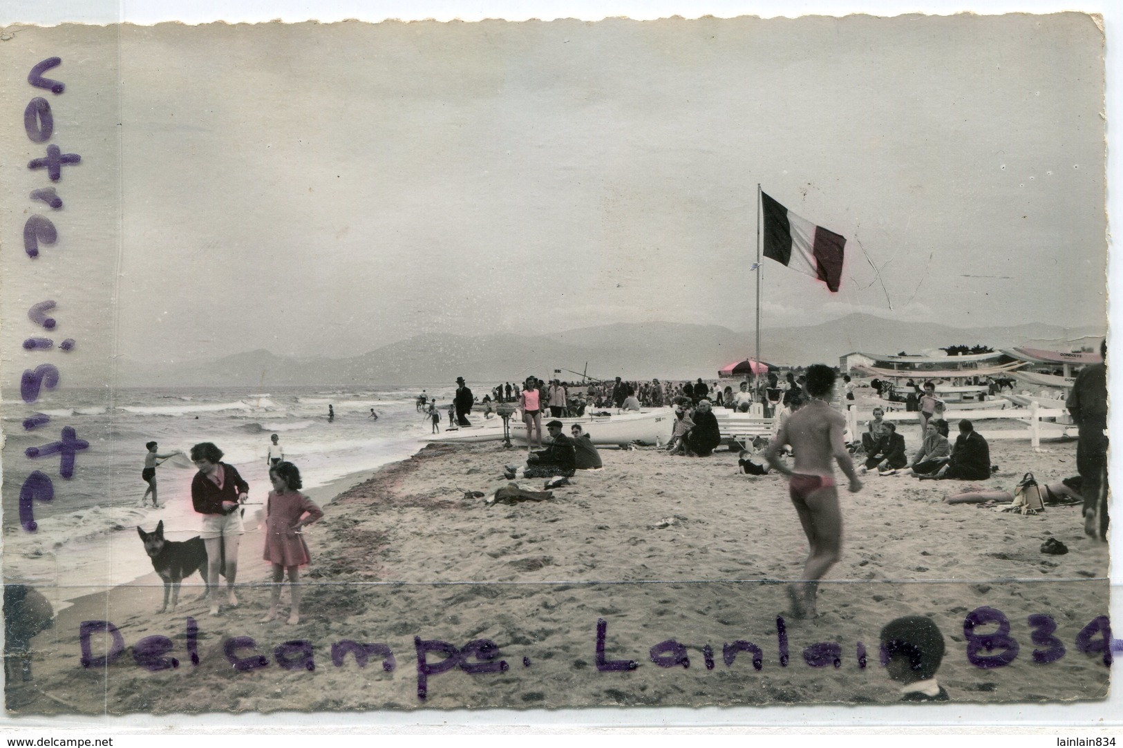 - 41 - CANET-PLAGE - ( P.-O. ), La Plage Au Fond, Animation, Petit Format Avec Drapeau Français, Rare, TBE, Scans. - Canet Plage