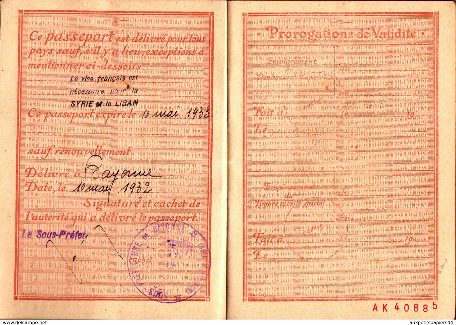 Passeport N°3403 à l'étranger 20 francs établi à Bayonne en 1932 pour Monsieur Debus Henri né à Meulan en 1871