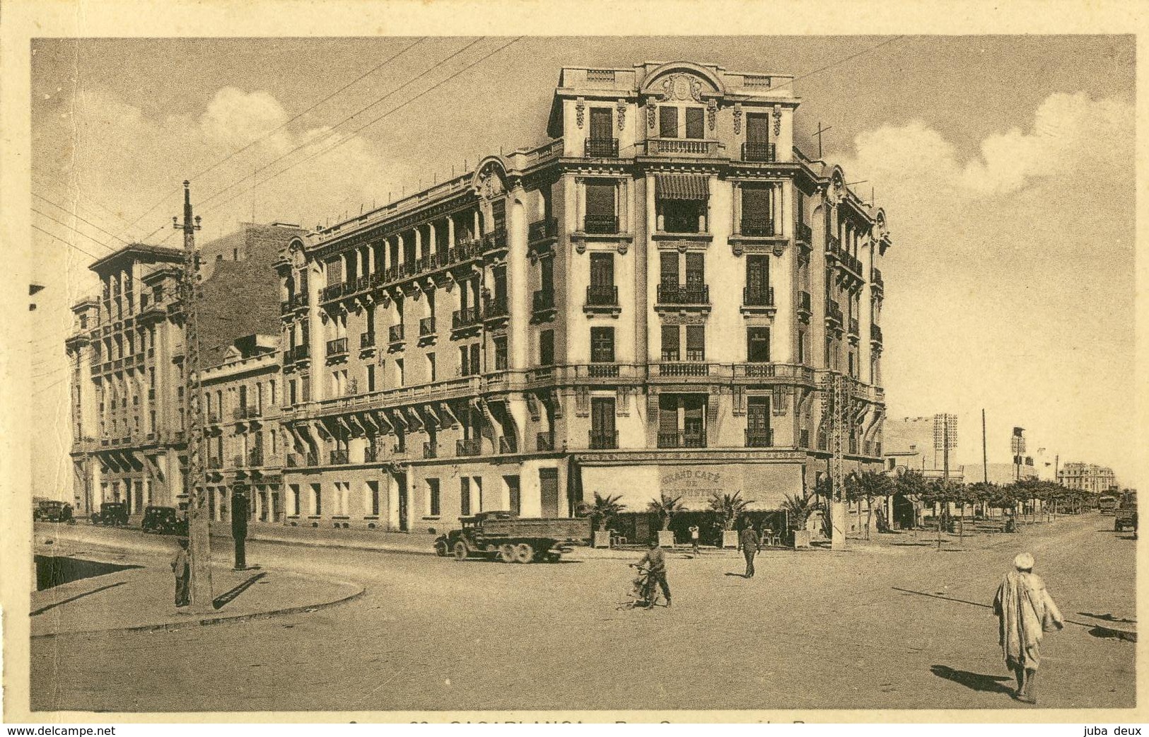 Casablanca .  Rue Savorgnan De Brazza .  BELLE CARTE SEPIA .  BELLE ANIMATION , Camion . - Casablanca