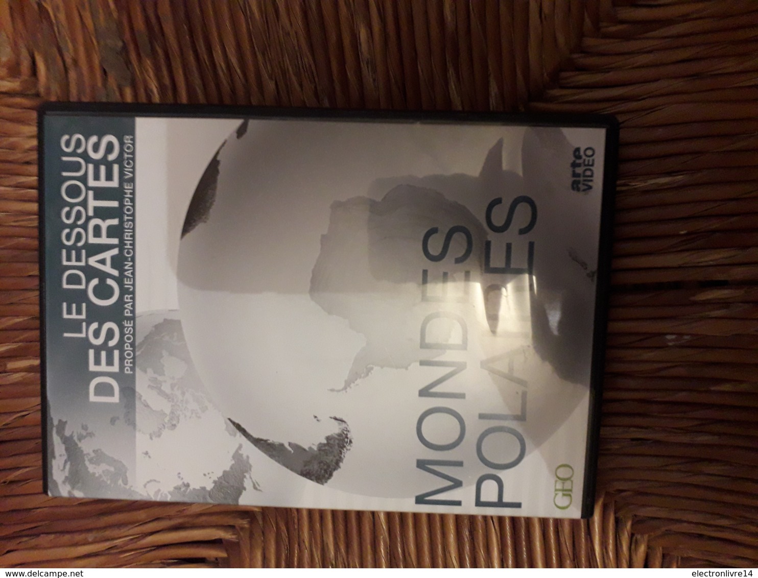 Dvd  Jean Christophe Victor Les Dessous Des Cartes  Mondes Polaires - Documentary