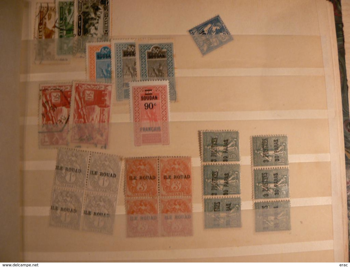 Monde - Lot varié de timbres anciens