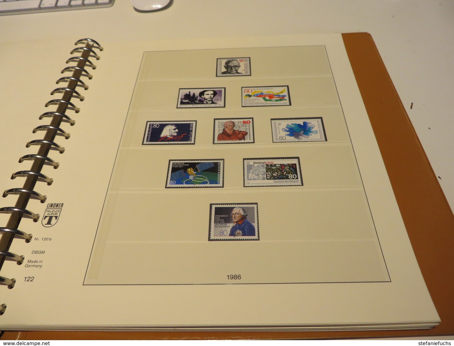 DEUTSCHLAND / BUND  1977 bis 1989  LINDNER - T - VORDRUCKTEXT  mit  ein  Posten  ** /  MARKEN  im  RINGBINDER