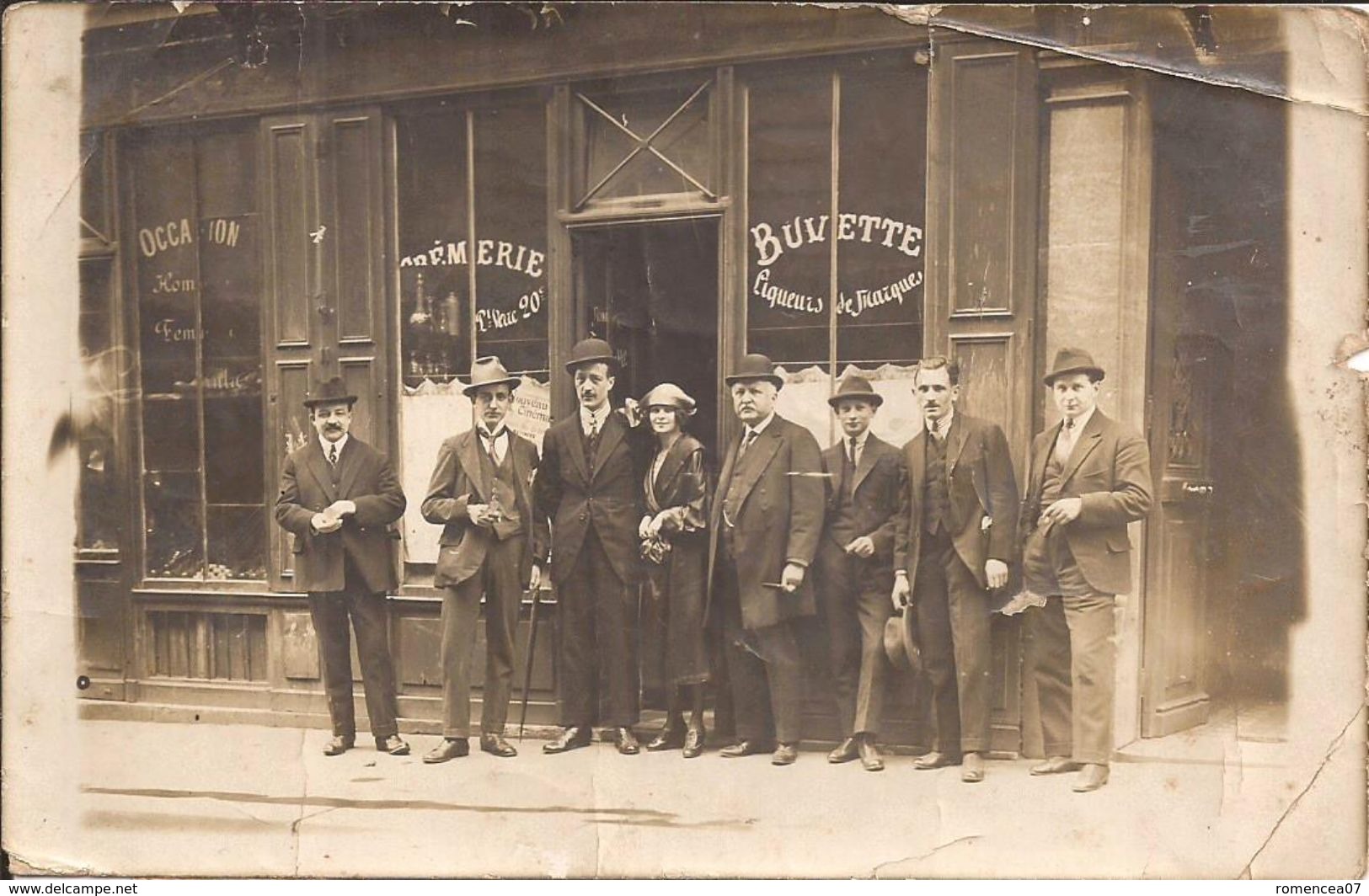 CREMERIE - BUVETTE - Carte-photo Ou Photographie à Situer - Vers 1910 - Bar - Animée - Etat Moyen -> Prix Adapté ! - Cafés