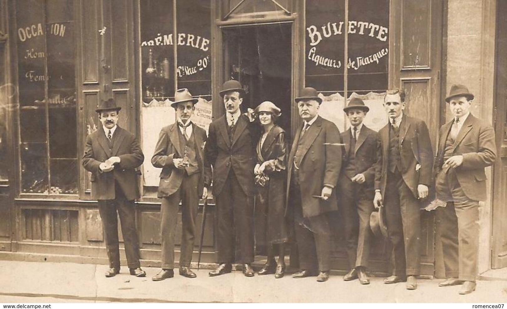 CREMERIE - BUVETTE - Carte-photo Ou Photographie à Situer - Vers 1910 - Bar - Animée - Etat Moyen -> Prix Adapté ! - Cafés