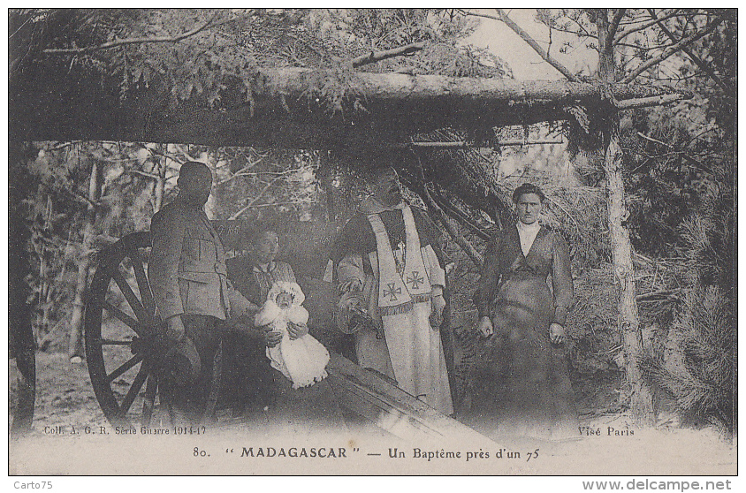 Madagascar - Religion Guerre Militaria - Canon - Baptême - Madagascar