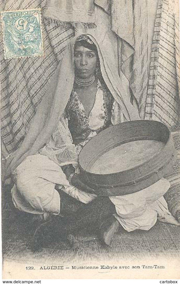 Algerie (Algerije), Musicienne Kabyle Avec Son Tam - Tam - Frauen