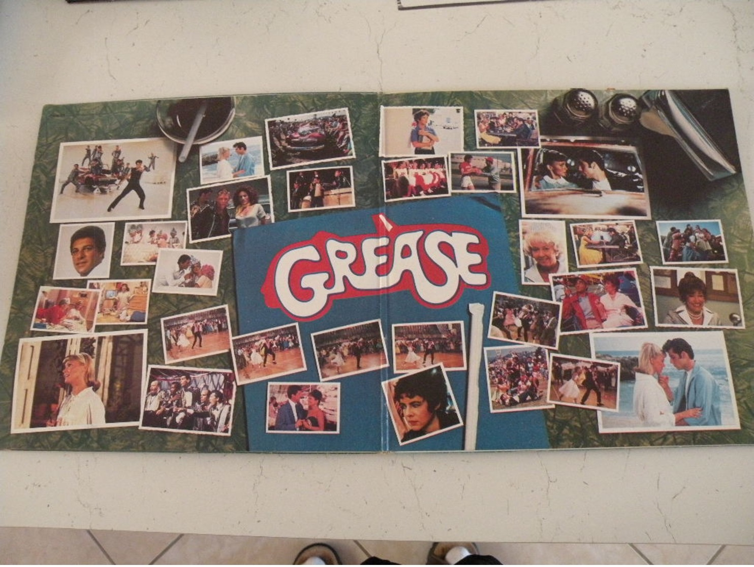 Grease, John Travolta & Olivia Newton John, double album 1978 (Titres sur photos) - Vinyle 33 T