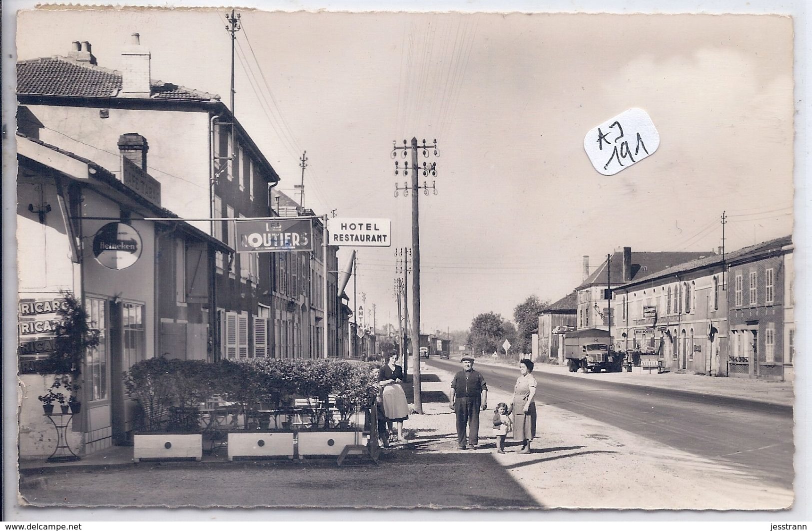 PERTHES- GRANDE RUE- HOTEL RESTAURANT - ENSEIGNE LES ROUTIERS - Other & Unclassified