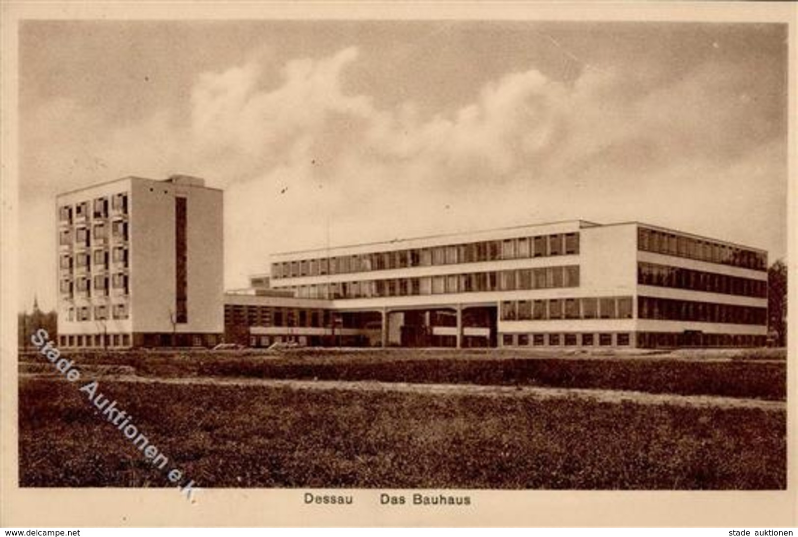 Bauhaus Dessau (O4500) I-II - Ohne Zuordnung