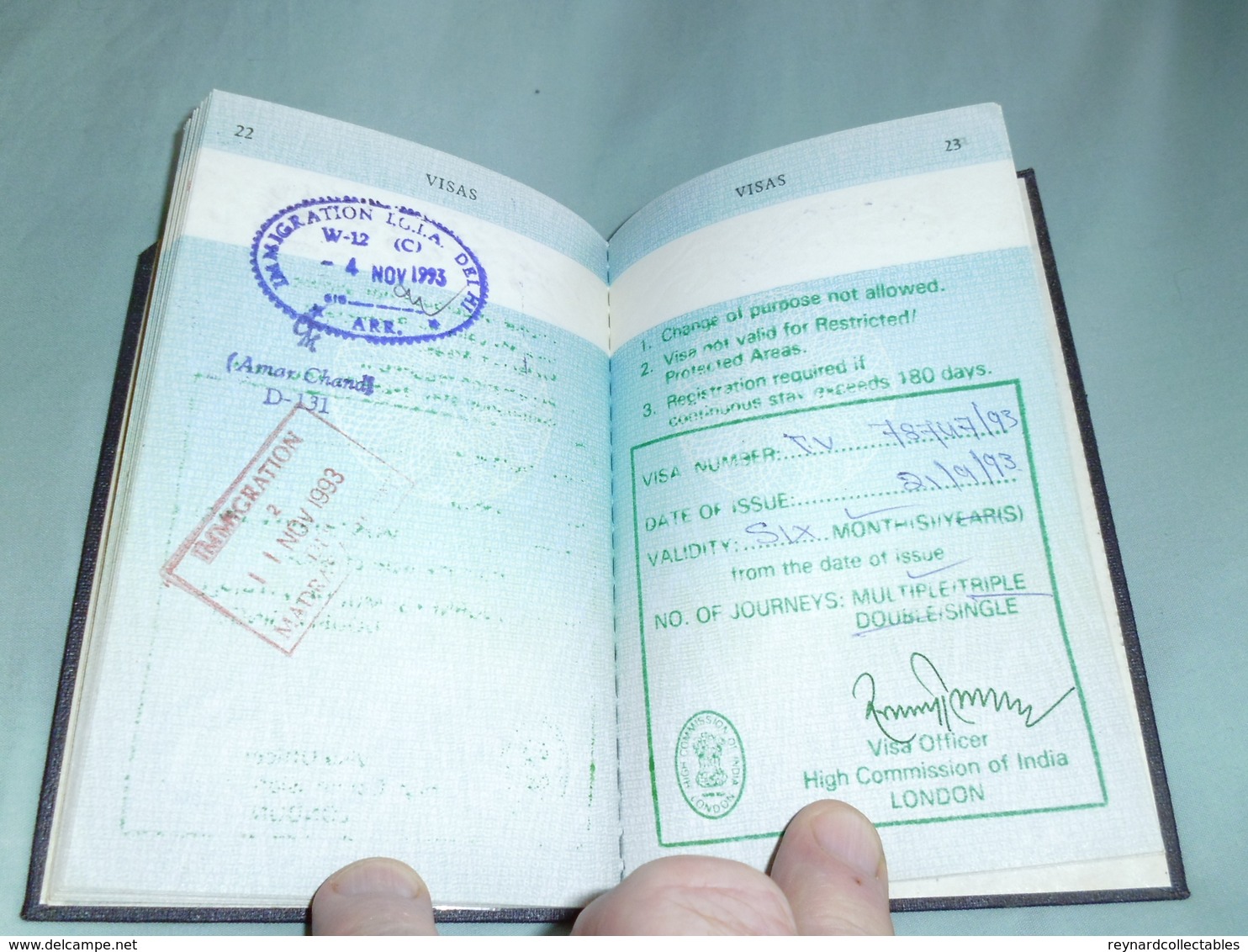 1986 British Passport (cancelled) many visas Romania, DDR, Ecuador,Chile, Egypt(fiscals), Bolivia +++