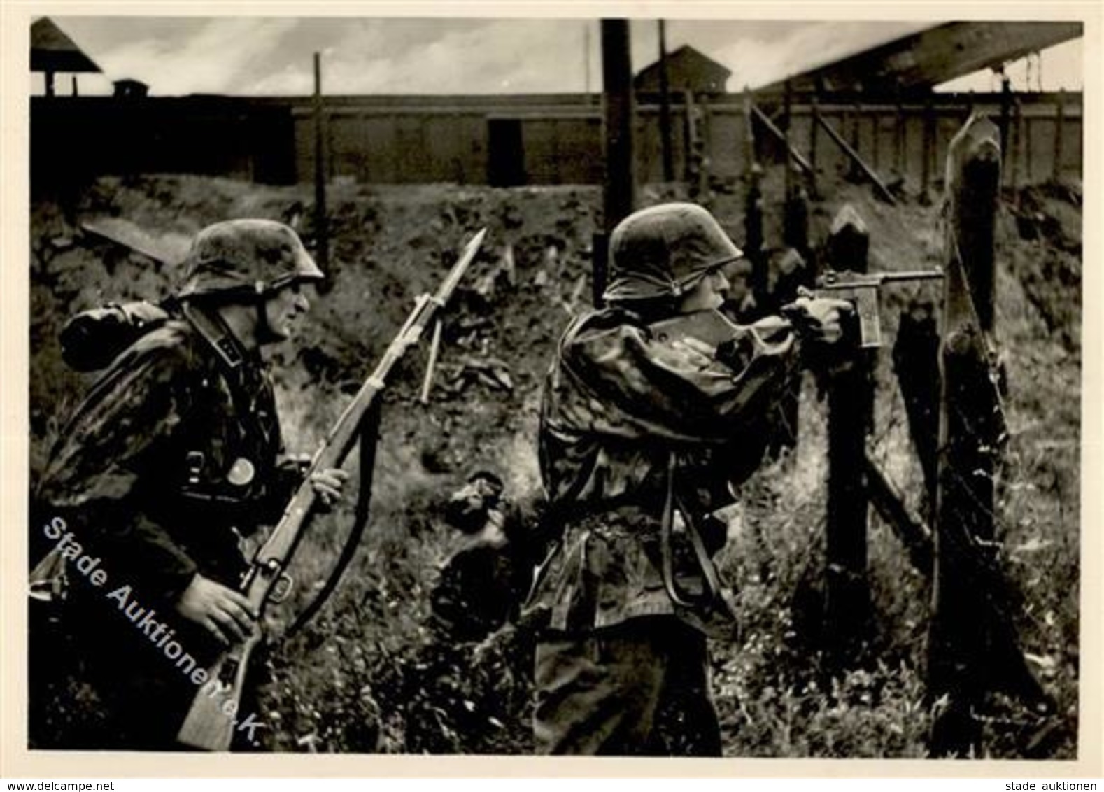 SS WK II Unsere Waffen SS Besetzung Eine Bahnhofs Im Osten  Foto AK I-II - Guerra 1939-45