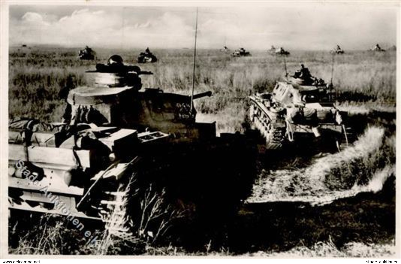 MILITÄR WK II - PANZER  - Panzer Rollen In Der Russischen Steppe Zum Angriff Vor I-II Réservoir - Weltkrieg 1939-45