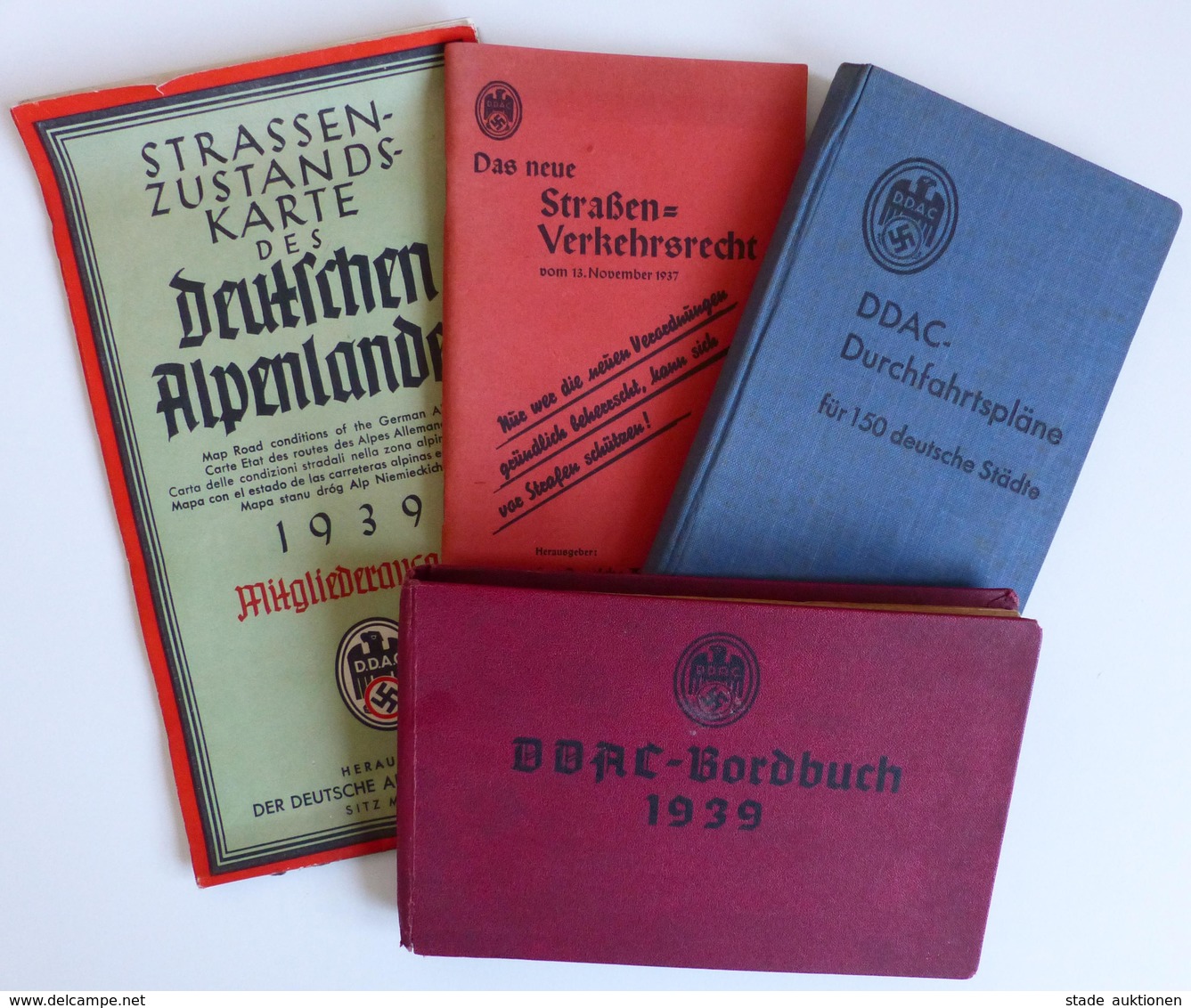 Buch WK II DDAC Lot Mit Bordbuch Straßen Verkehrsrecht Durchfahrtspläne Und 1 Karte II - Guerra 1939-45