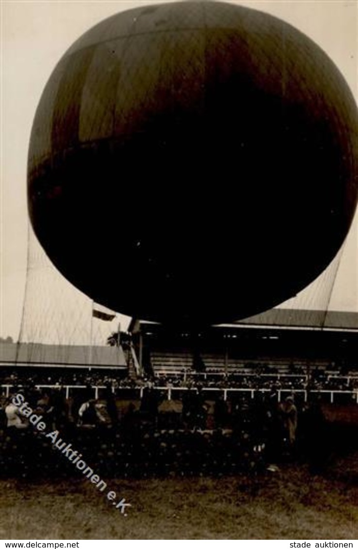 Ballon Soest (4770) Veranstaltung Tennisplatz Foto AK I-II (keine Ak-Einteilung) - Mongolfiere