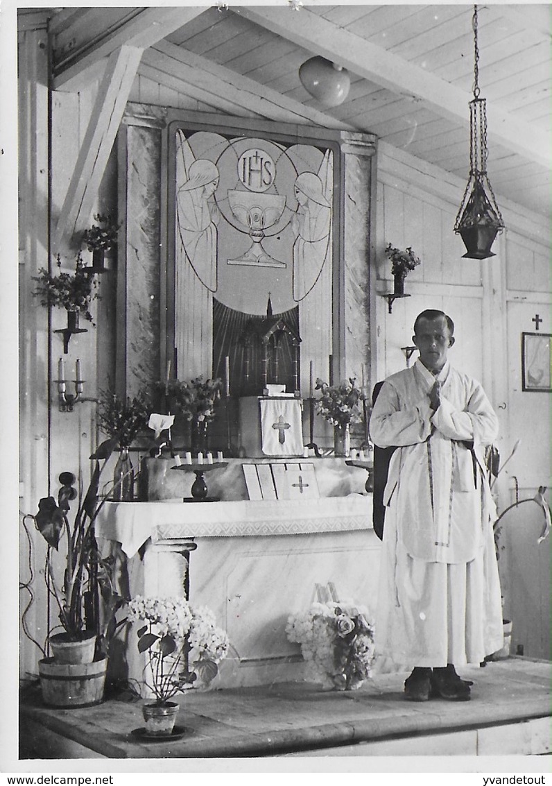 Photo Originale Stalag XIII A. Chapelle Notre Dame De Lagerville. Messe Et Prêtres - Guerre, Militaire