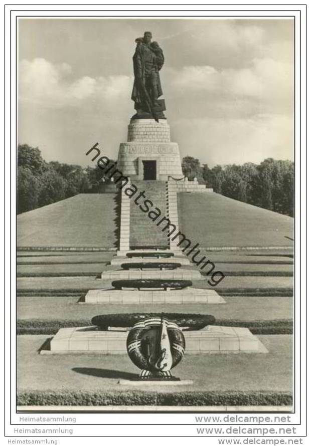 Berlin - Treptow - Sowjetisches Ehrenmal - Foto-AK Grossformat - Treptow