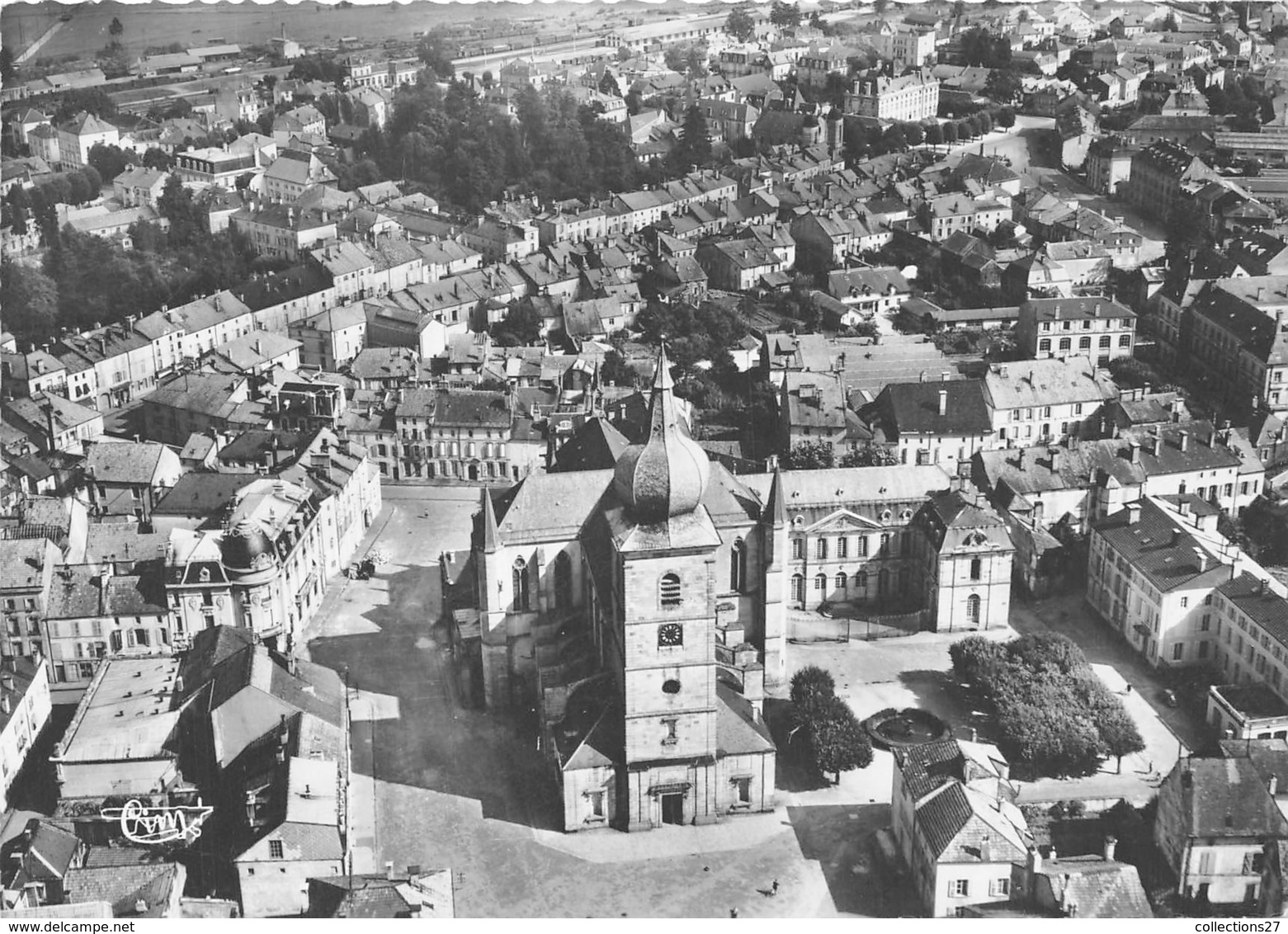 88-REMIREMONT- EGLISE ST-ROMARIC VUE AERIENNE - Remiremont