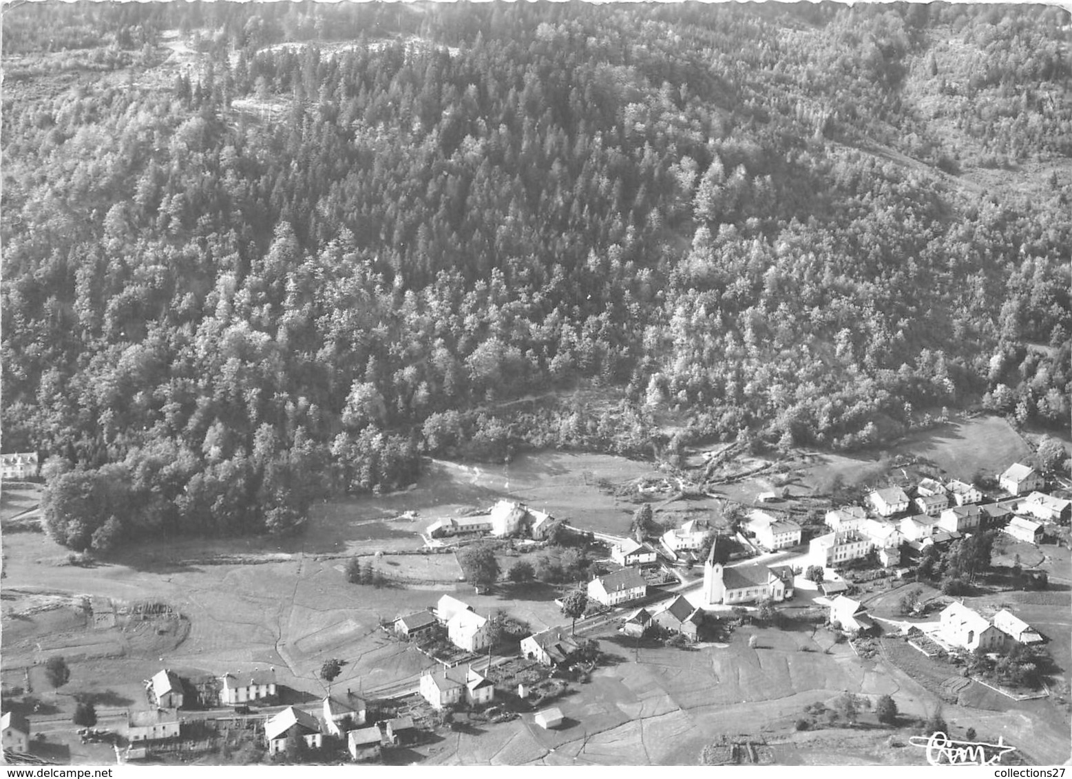 88-LE MENIS-THILLOT- VUE GENERALE AERIENNE LE CENTRE DU VILLAGE - Le Thillot