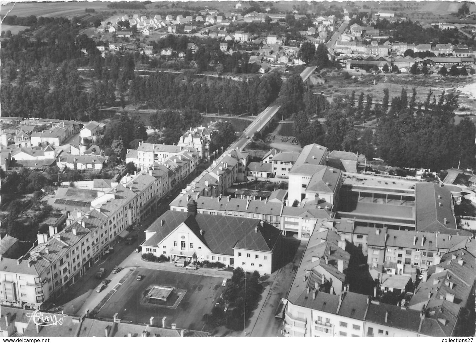 88-CHARMES- VUE AERIENNE LA MAIRIE - Charmes